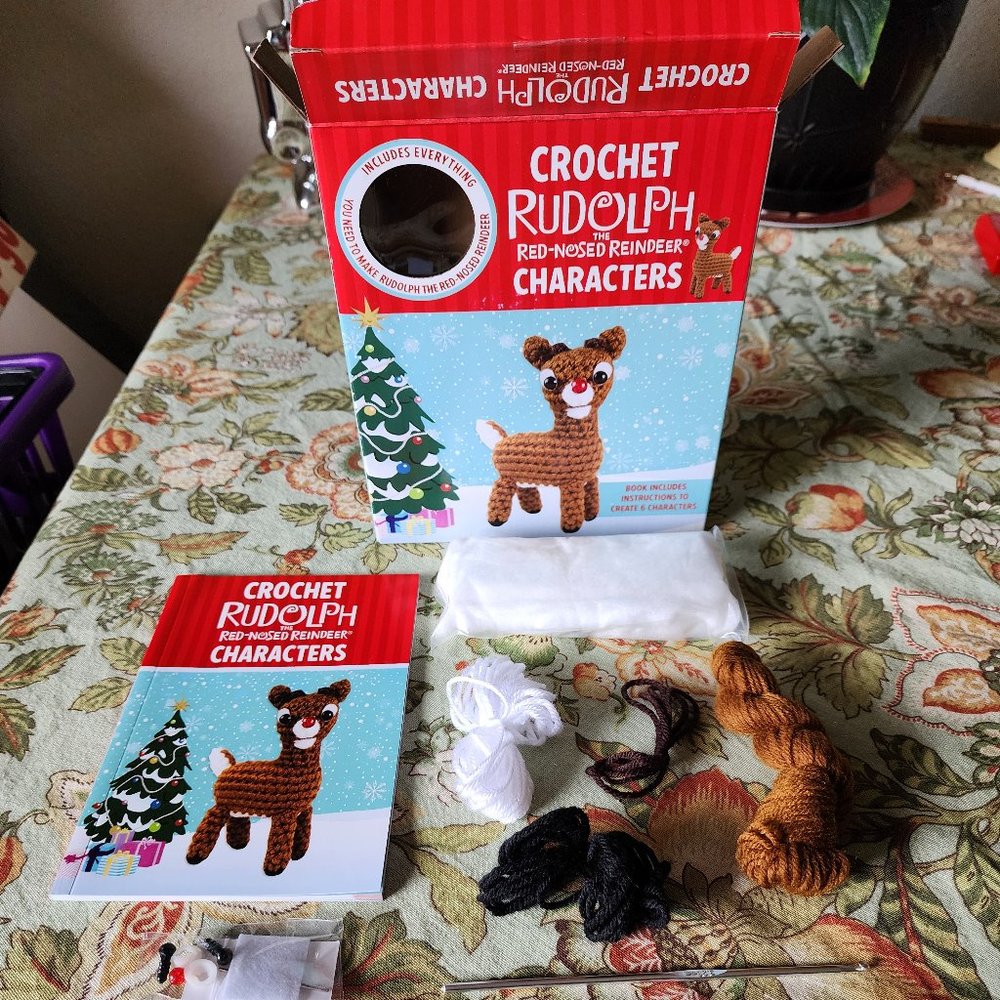 Crochet Christmas Rudolph Red-Nosed Reindeer Characters Kit for 6 Figures 2017
